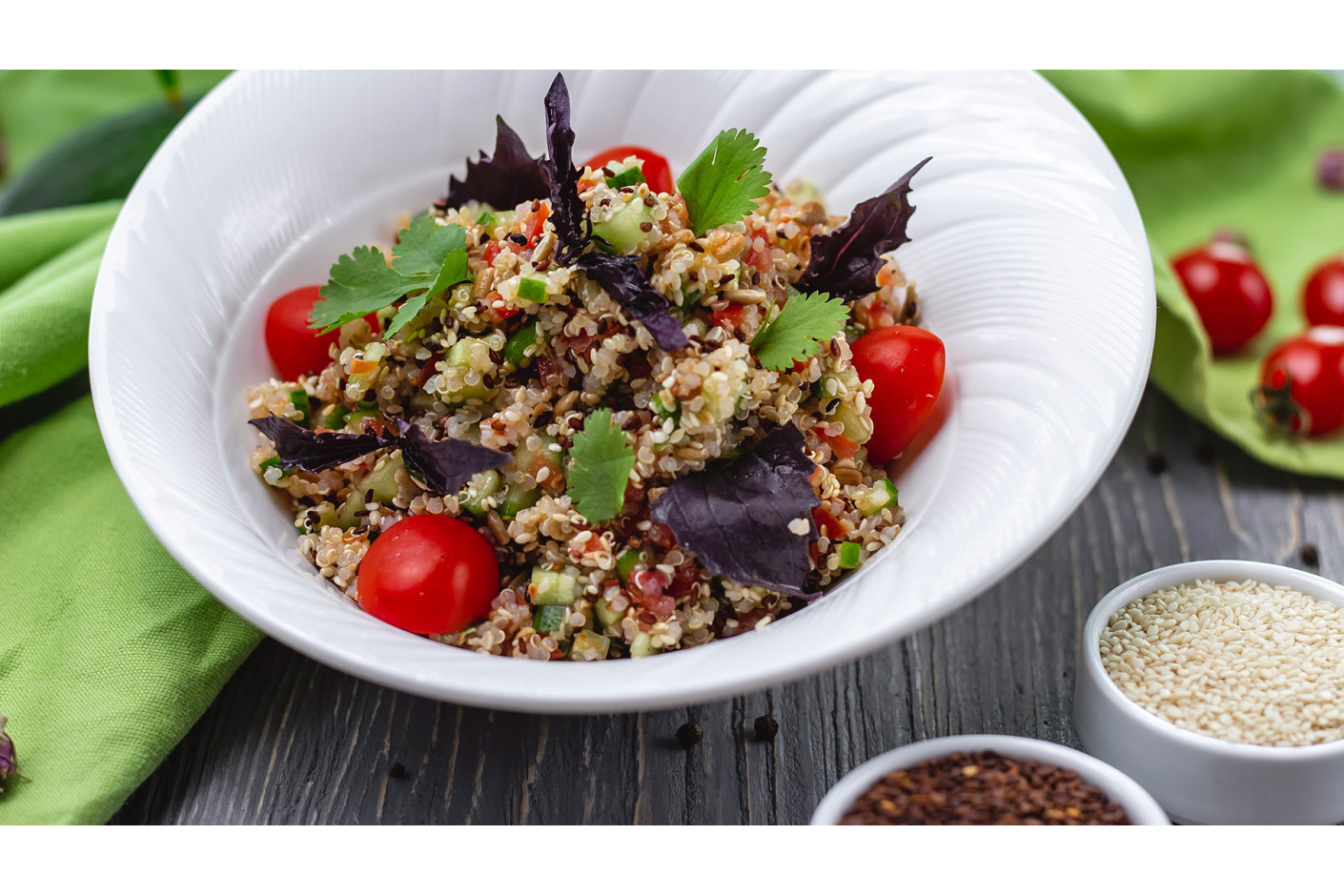 Ensalada de Quinoa con Nueces Pecanas BIO y Aguacate